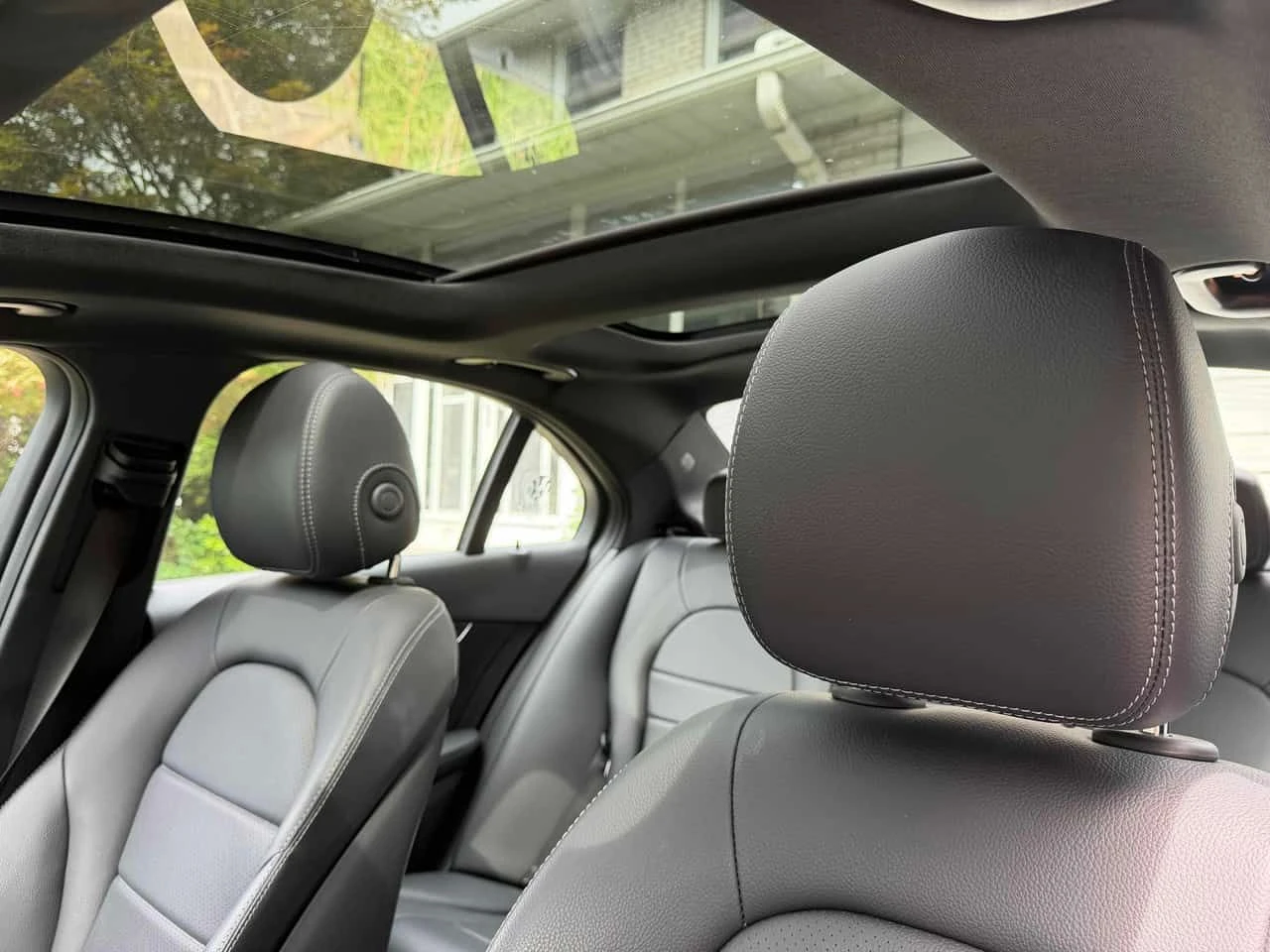 Mercedes-Benz C 300 4MATIC* DISTRONIC* БЕЗ ЗАБЕЛЕЖКА* , снимка 10 - Автомобили и джипове - 55579661