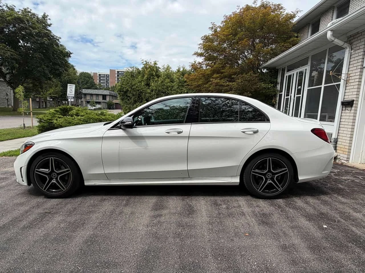 Mercedes-Benz C 300 4MATIC* DISTRONIC* БЕЗ ЗАБЕЛЕЖКА* , снимка 3 - Автомобили и джипове - 55579661