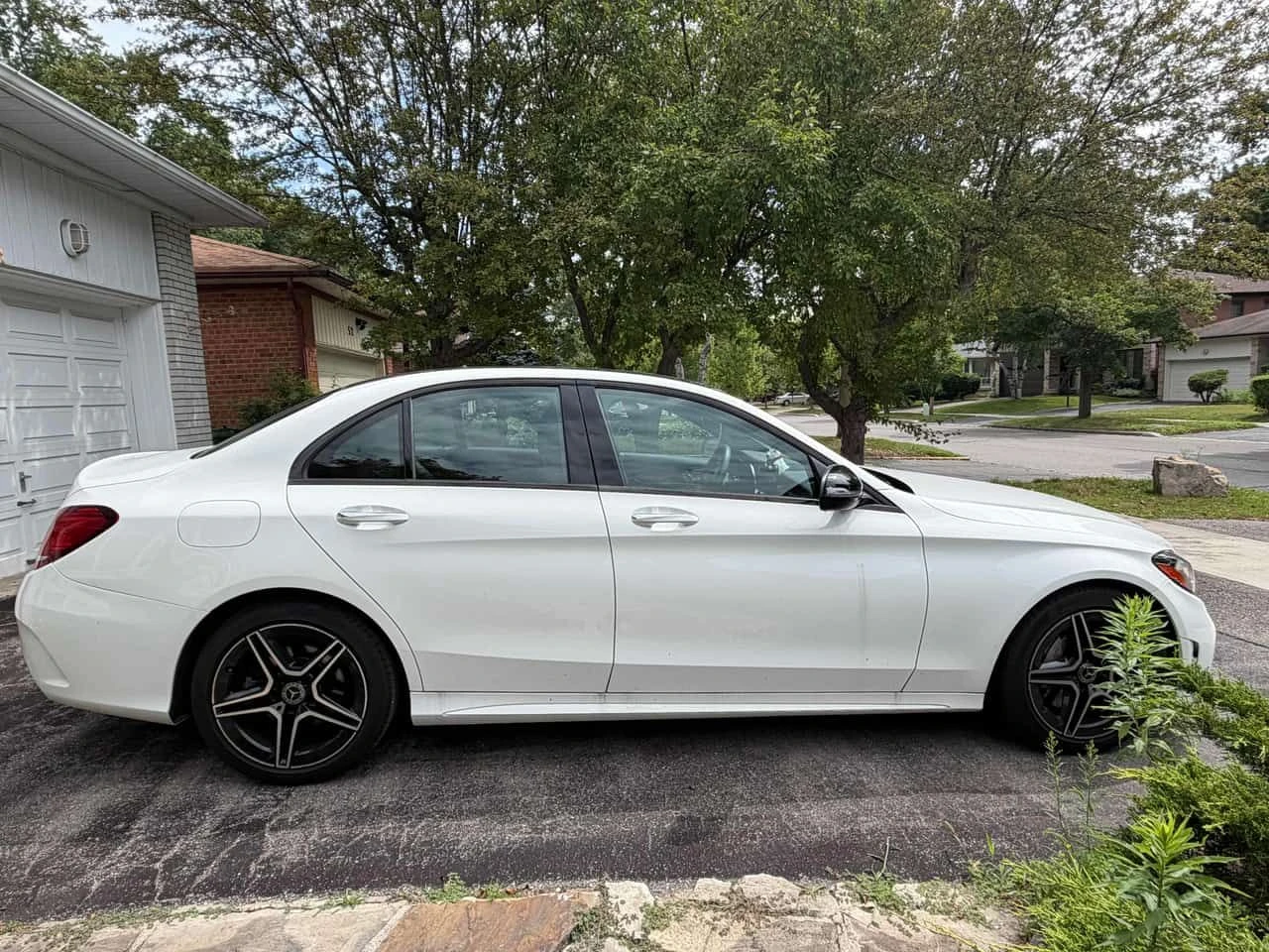 Mercedes-Benz C 300 4MATIC* DISTRONIC* БЕЗ ЗАБЕЛЕЖКА* , снимка 4 - Автомобили и джипове - 55579661