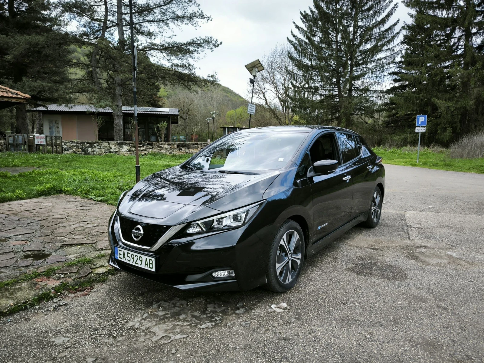 Nissan Leaf , снимка 2 - Автомобили и джипове - 55659221