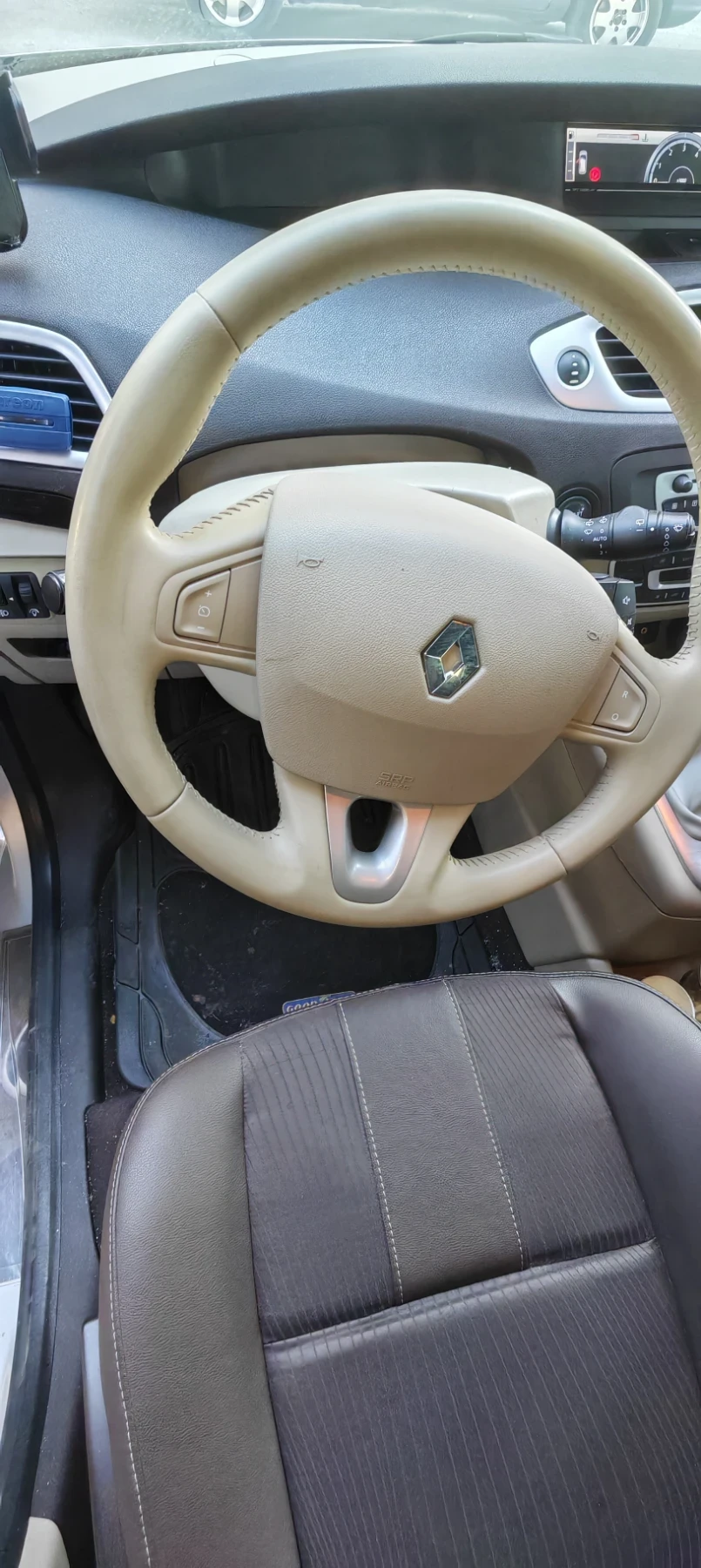 Renault Grand scenic 2.0 DCI  6+ 1 места, снимка 15 - Автомобили и джипове - 55964077