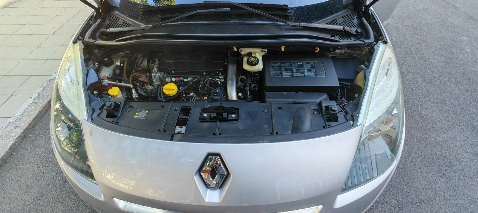 Renault Grand scenic 2.0 DCI  6+ 1 места, снимка 8 - Автомобили и джипове - 55964077