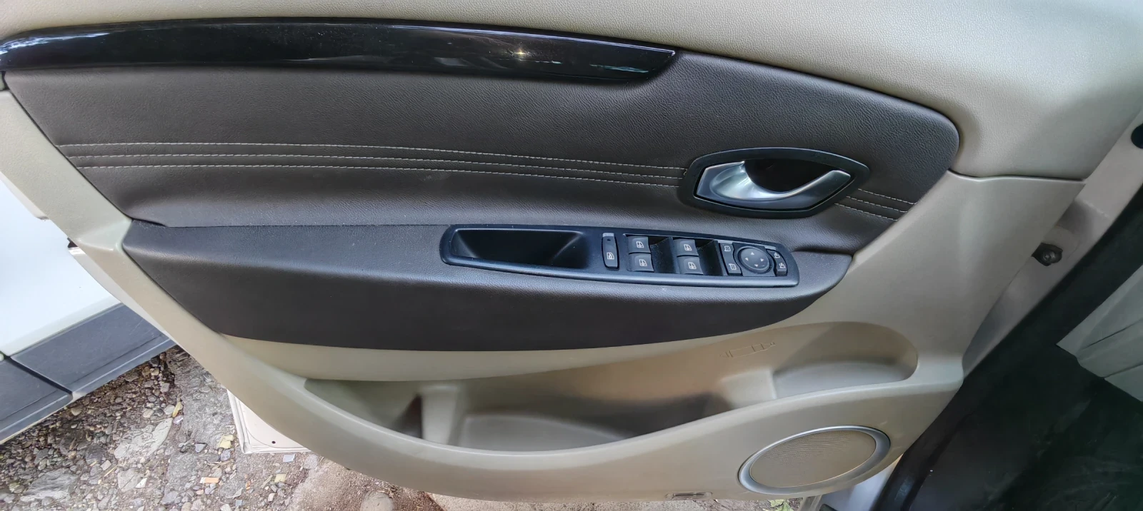 Renault Grand scenic 2.0 DCI  6+ 1 места, снимка 13 - Автомобили и джипове - 55964077