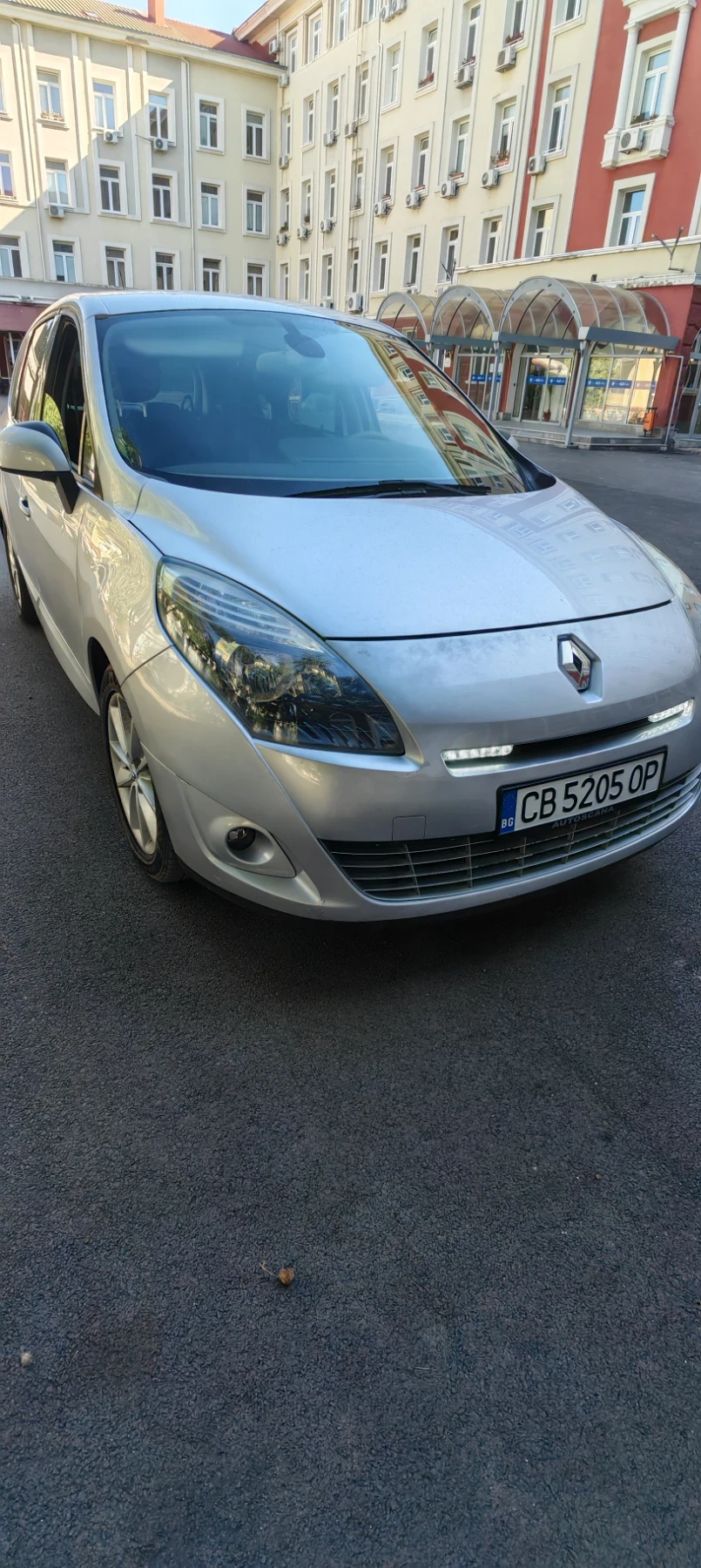 Renault Grand scenic 2.0 DCI  6+ 1 места, снимка 9 - Автомобили и джипове - 55964077