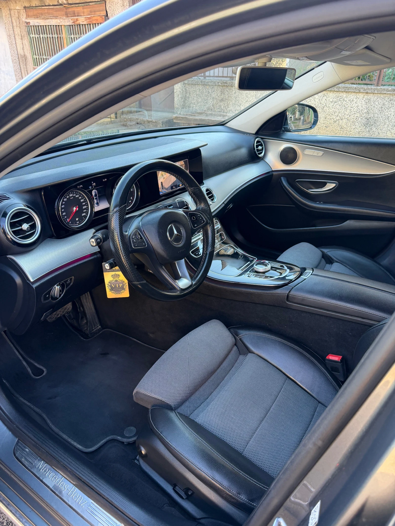 Mercedes-Benz E 220 2.2 9G-TRONIC 194PS CAMERA, снимка 8 - Автомобили и джипове - 56073218