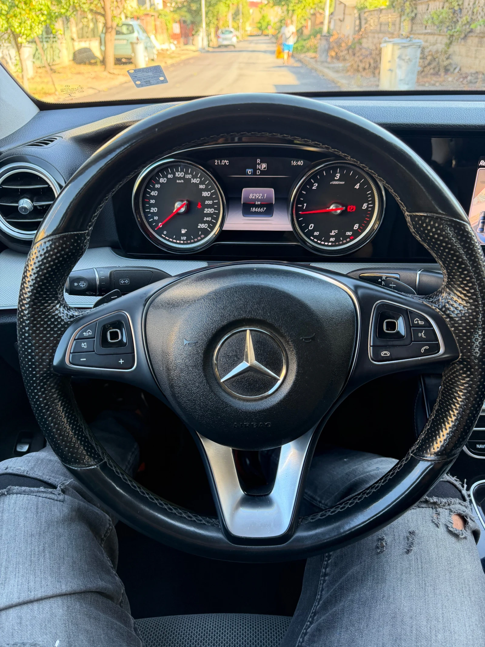 Mercedes-Benz E 220 2.2 9G-TRONIC 194PS CAMERA, снимка 9 - Автомобили и джипове - 56073218