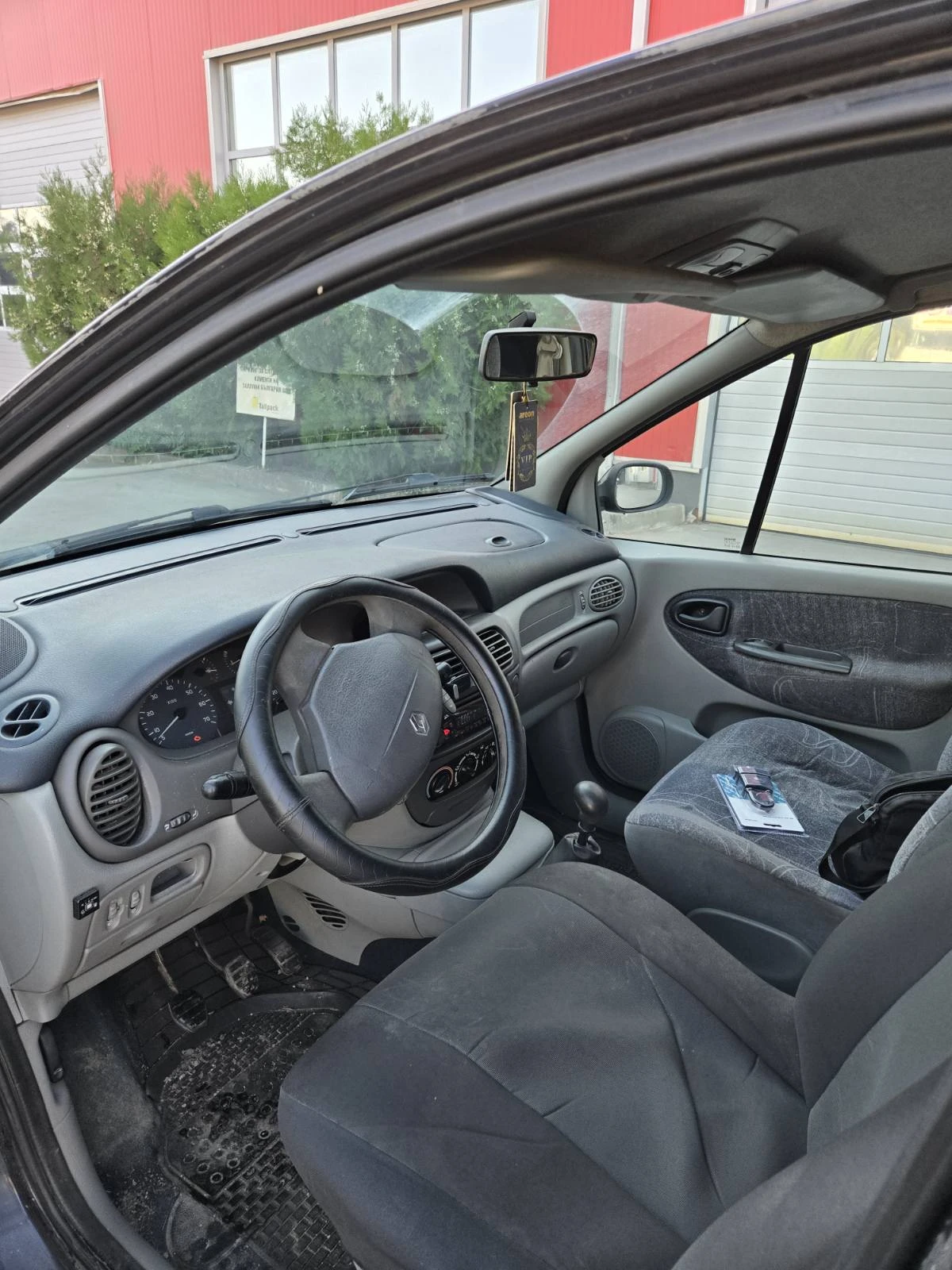 Renault Scenic 1600, снимка 5 - Автомобили и джипове - 56251523