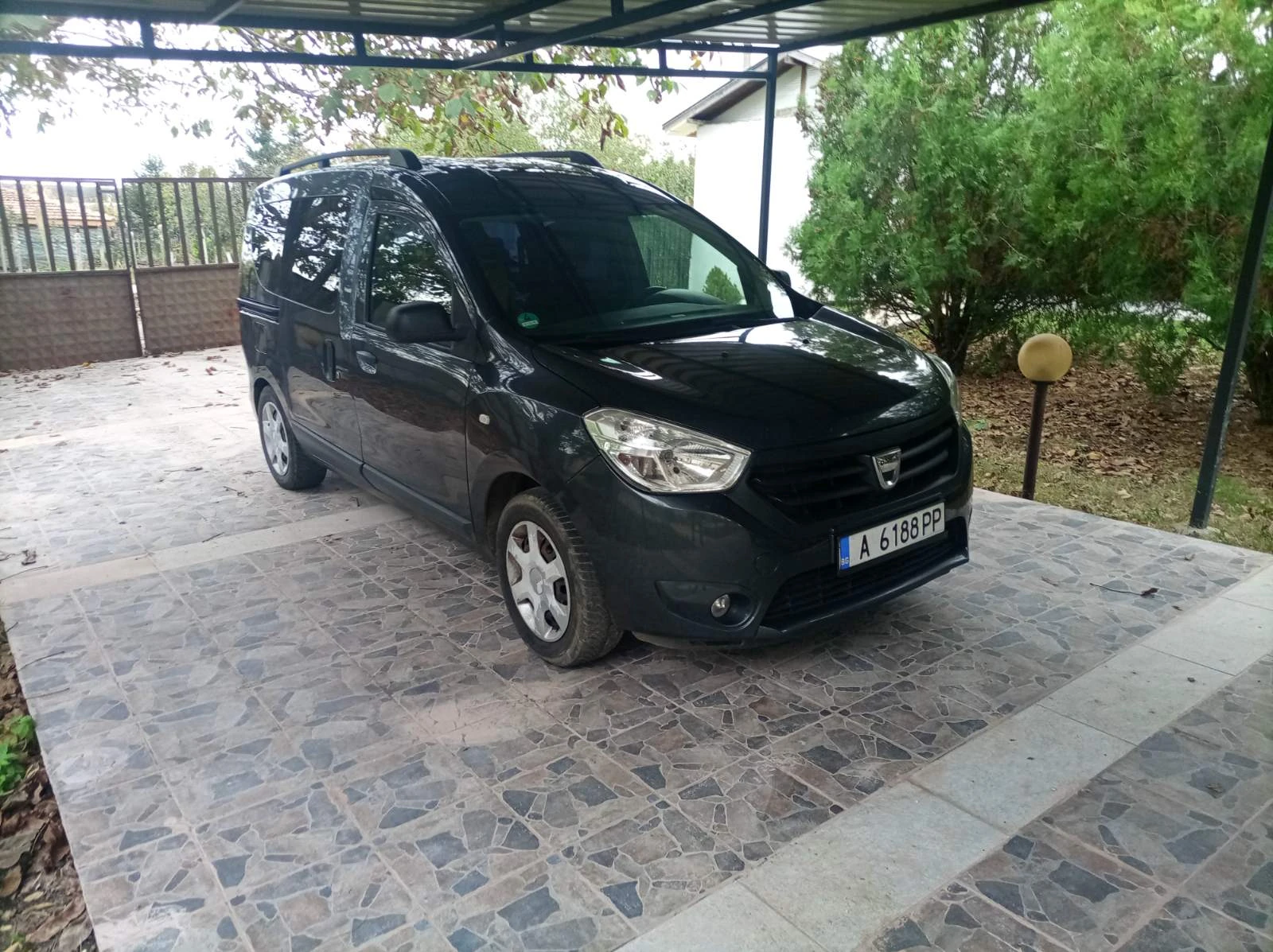 Dacia Dokker, снимка 4 - Автомобили и джипове - 56600558
