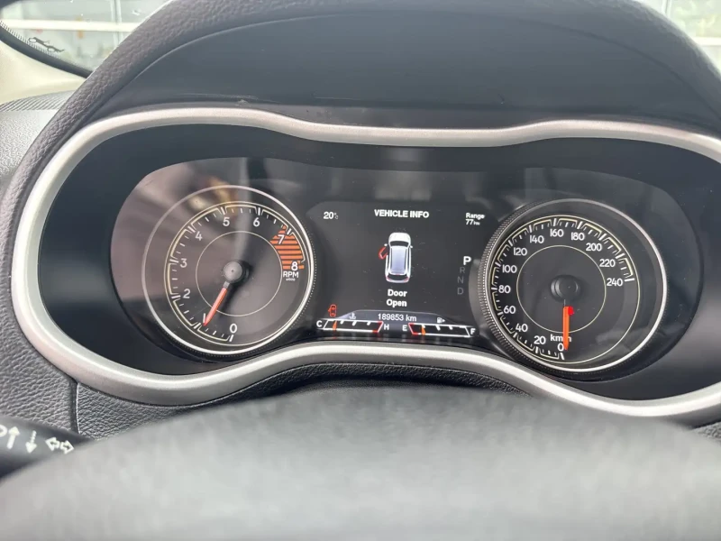 Jeep Cherokee Trailhawk, снимка 13 - Автомобили и джипове - 52836173