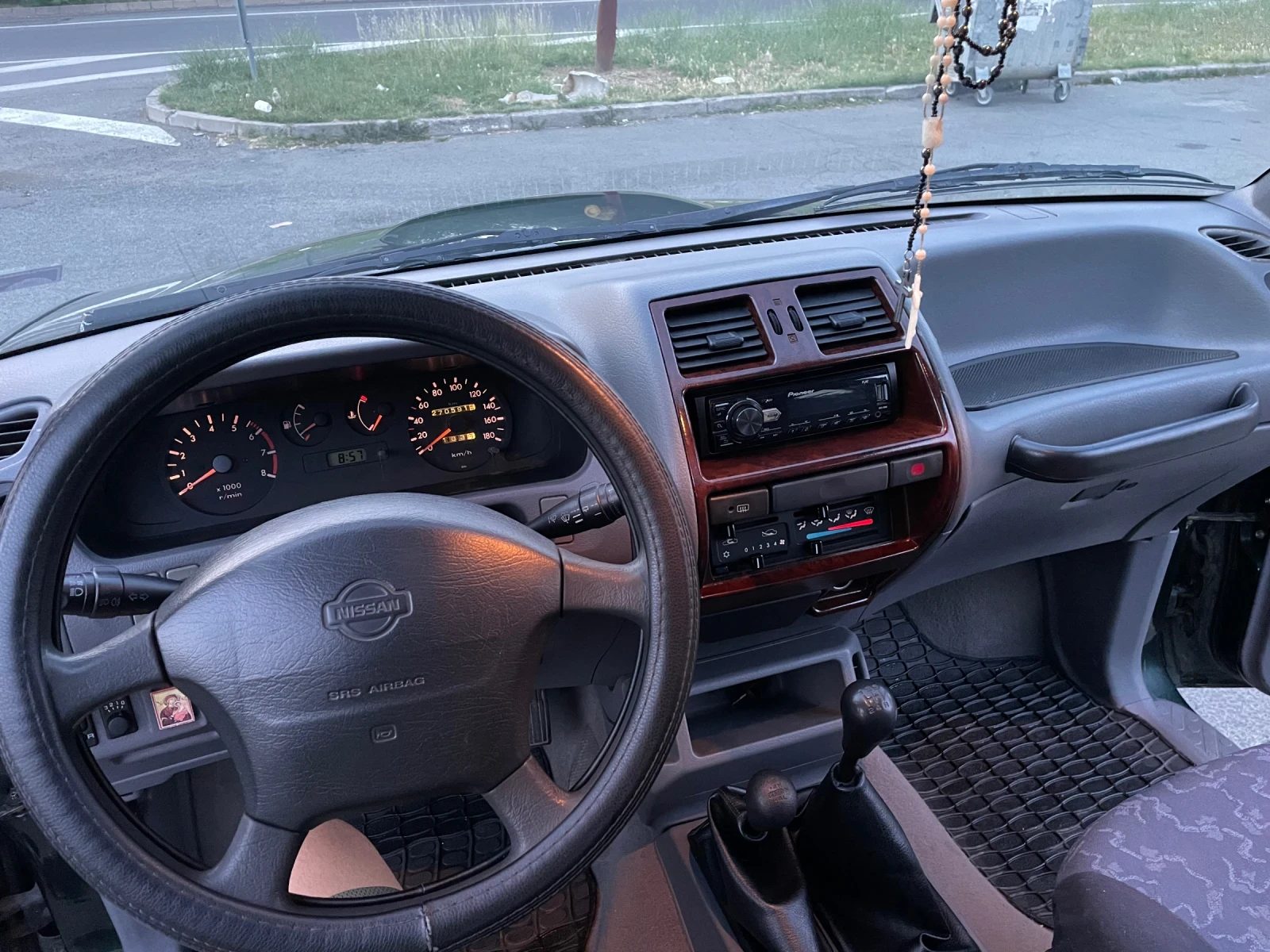 Nissan Terrano  - изображение 10