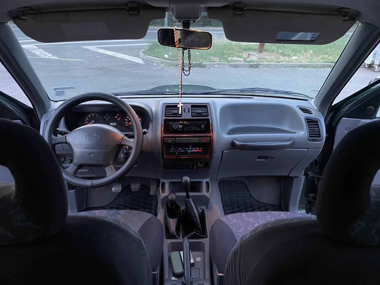 Nissan Terrano  - изображение 9