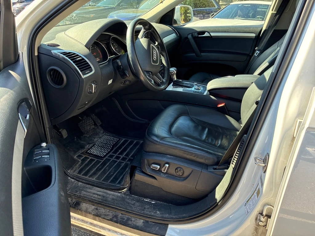 Audi Q7 * 3.0L TDI Progressiv * CARFAX * БЕЗ ПЪРВОНАЧАЛНА  - изображение 5