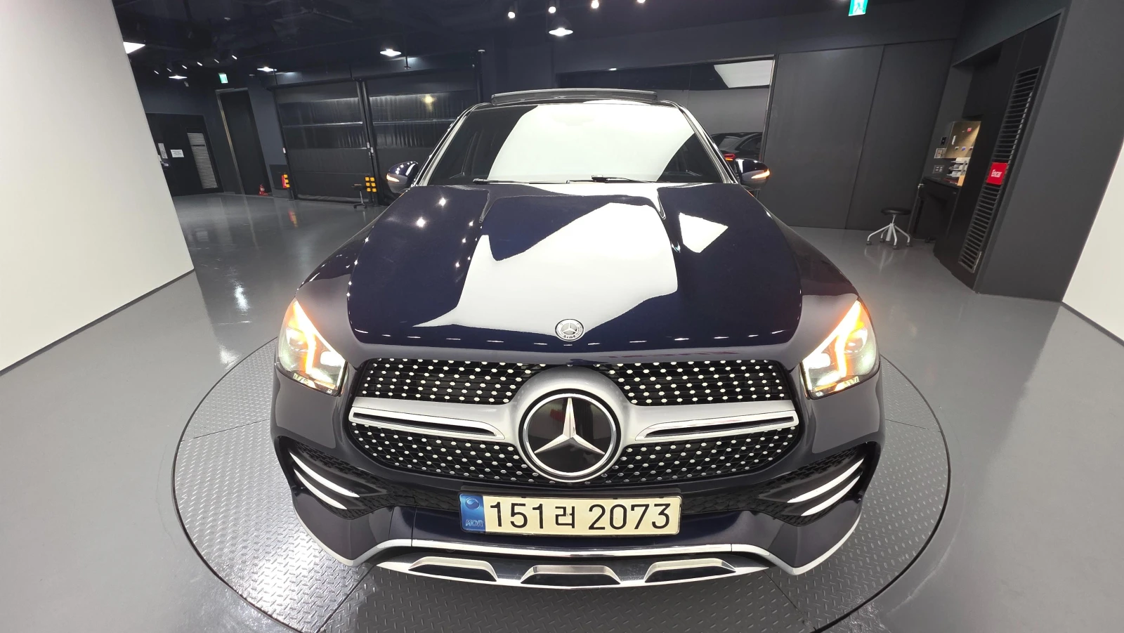 Mercedes-Benz GLE 400 4MATIC/360 VIEW/LANE DEPARTURE/DRIVER ASSIST, снимка 2 - Автомобили и джипове - 54417556
