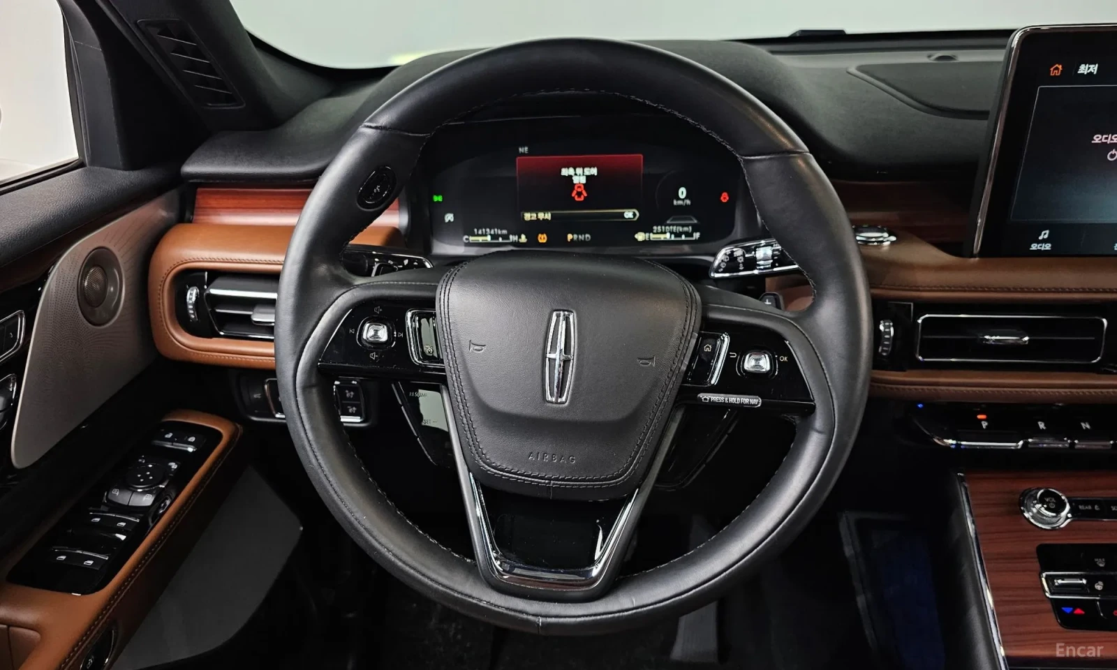 Lincoln Aviator RESERVE* AWD* 140000KM!!!, снимка 12 - Автомобили и джипове - 55059045