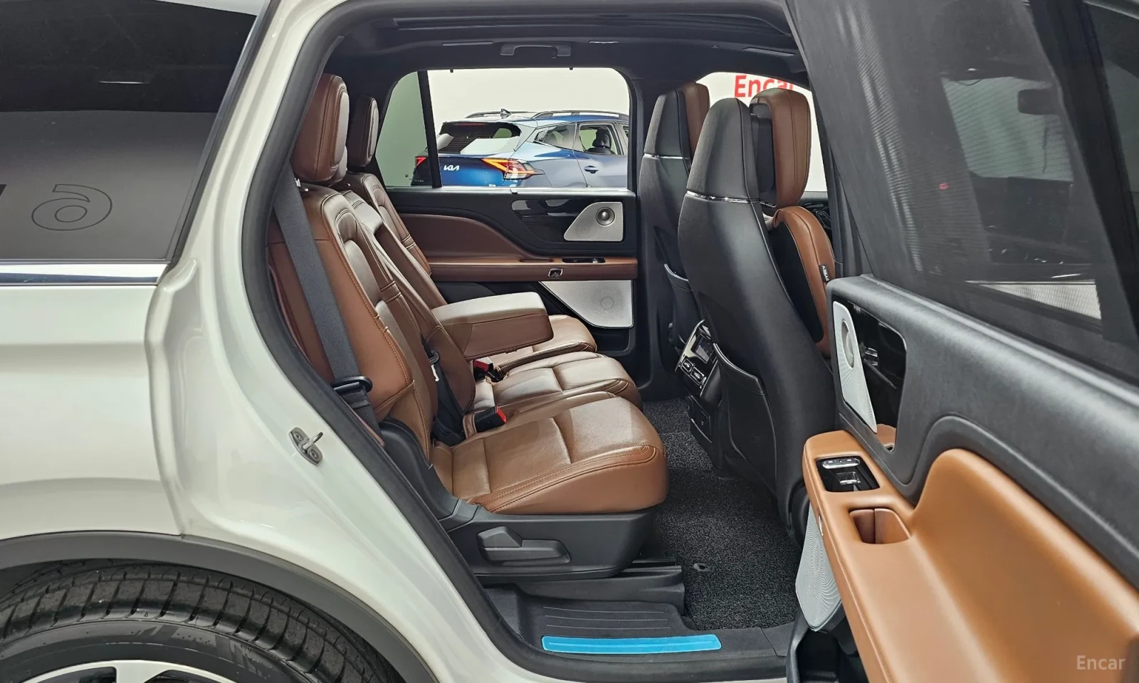 Lincoln Aviator RESERVE* AWD* 140000KM!!!, снимка 11 - Автомобили и джипове - 55059045