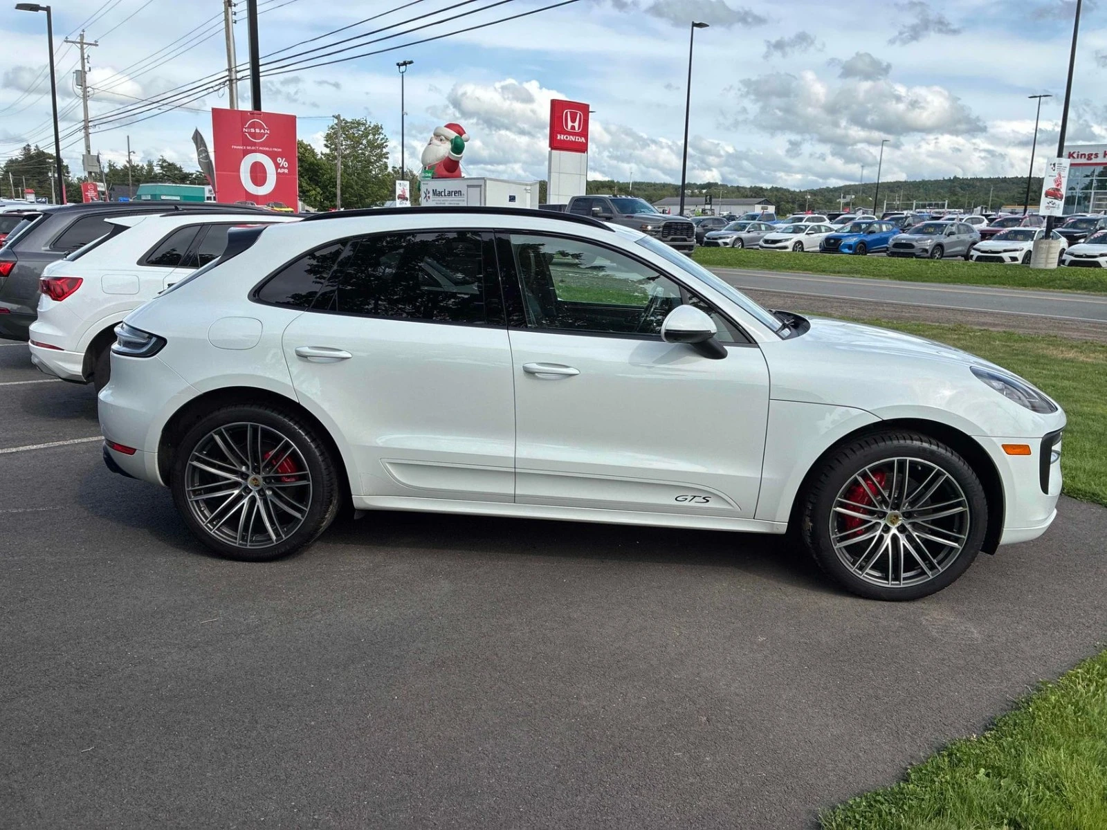 Porsche Macan GTS ЦЕНА ДО БЪЛГАРИЯ РЕГИСТРАЦИЯ & АВТОКРЕДИТ, снимка 4 - Автомобили и джипове - 55481744