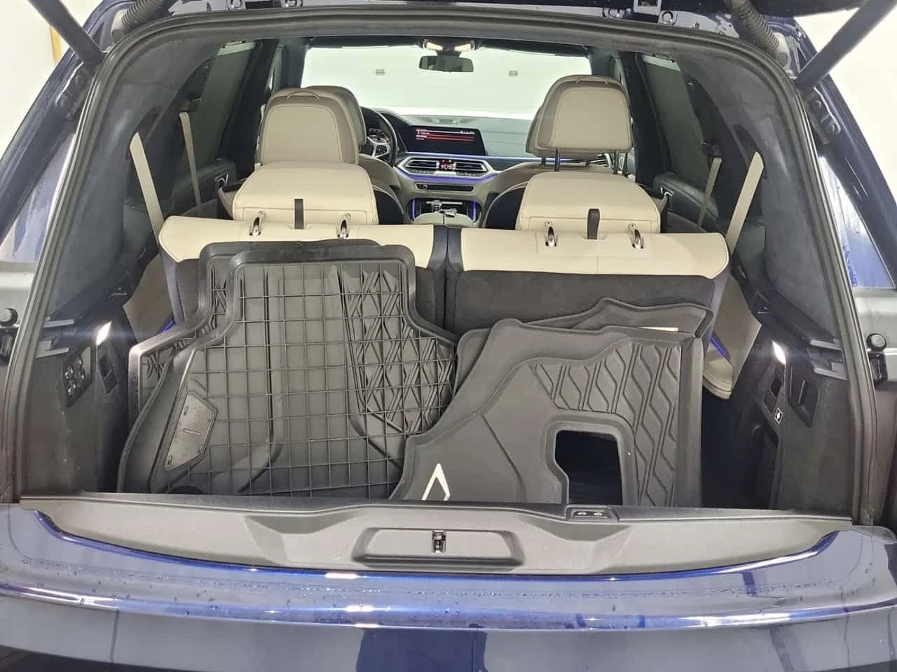 BMW X7  XDRIVE40I / ОБДУХВАНЕ / 360 / B&W , снимка 6 - Автомобили и джипове - 55662330