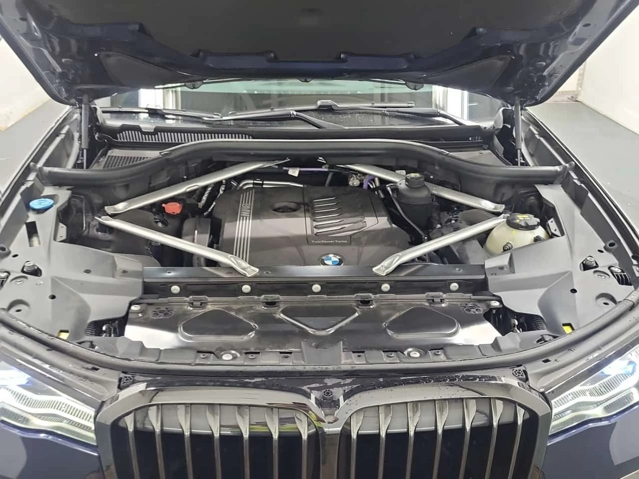 BMW X7  XDRIVE40I / ОБДУХВАНЕ / 360 / B&W , снимка 17 - Автомобили и джипове - 55662330