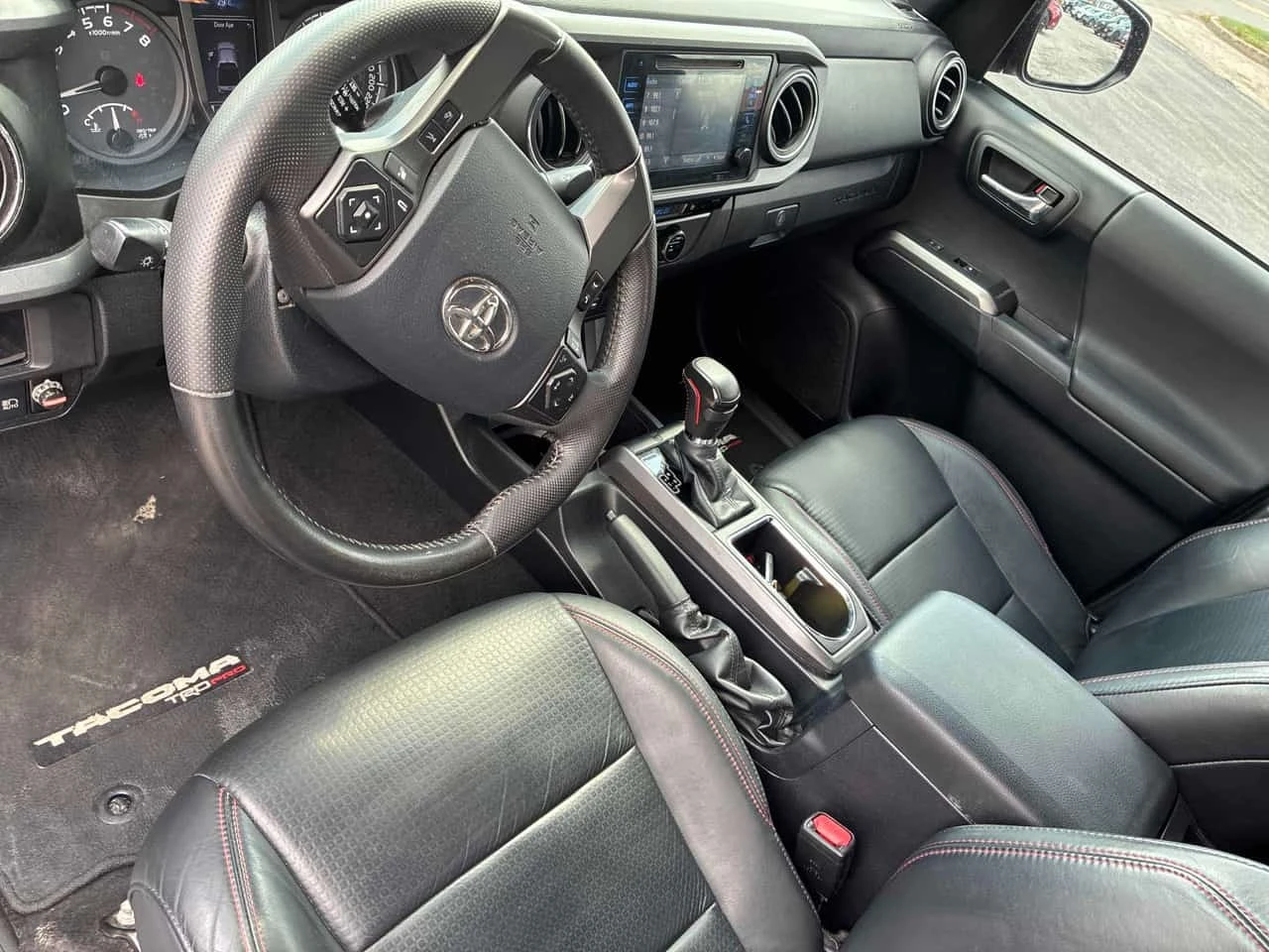 Toyota Tacoma * TRD PRO * АВТОКРЕДИТ БЕЗ ПЪРВОНАЧАЛНА ВНОСКА* , снимка 5 - Автомобили и джипове - 55786031