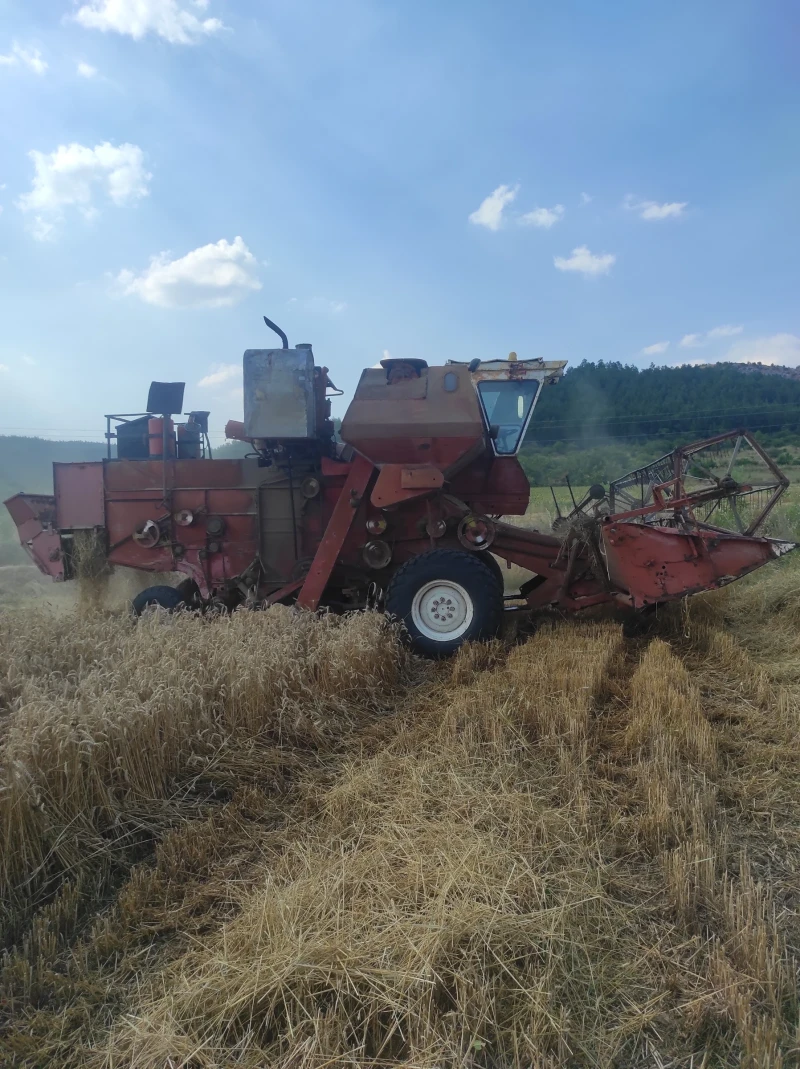 Комбайн Нива