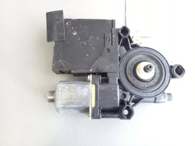 Моторче стъкло предно дясно Фолксваген Пасат Б6