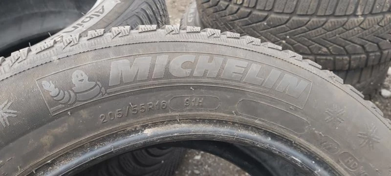 Гуми Зимни 205/55R16, снимка 4 - Гуми и джанти - 31638432