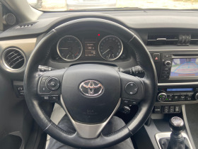 Toyota Auris 2.0 D4D, снимка 12 - Автомобили и джипове - 44390200