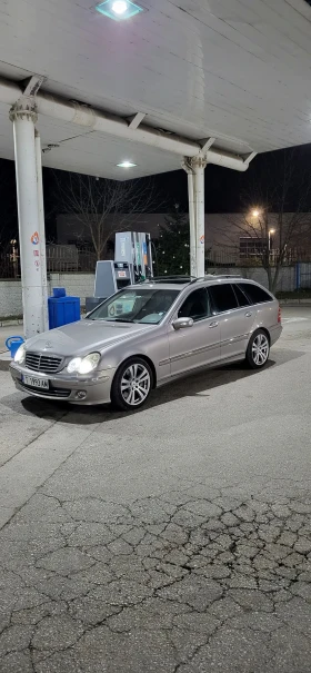 Mercedes-Benz C 320, снимка 16