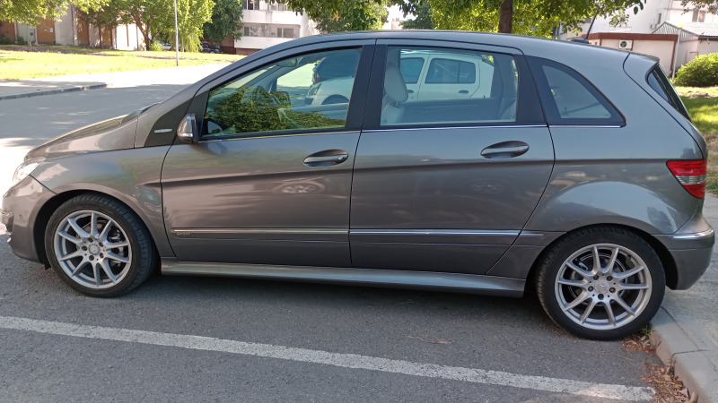 Mercedes-Benz B 180 Б класа, снимка 4 - Автомобили и джипове - 46281098