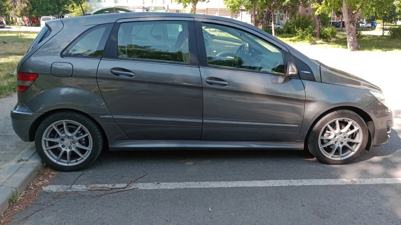 Mercedes-Benz B 180 Б класа, снимка 3 - Автомобили и джипове - 47207559