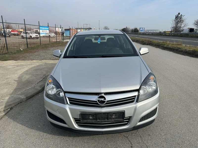 Opel Astra 1.6 16V 2013г., снимка 1 - Автомобили и джипове - 48784370