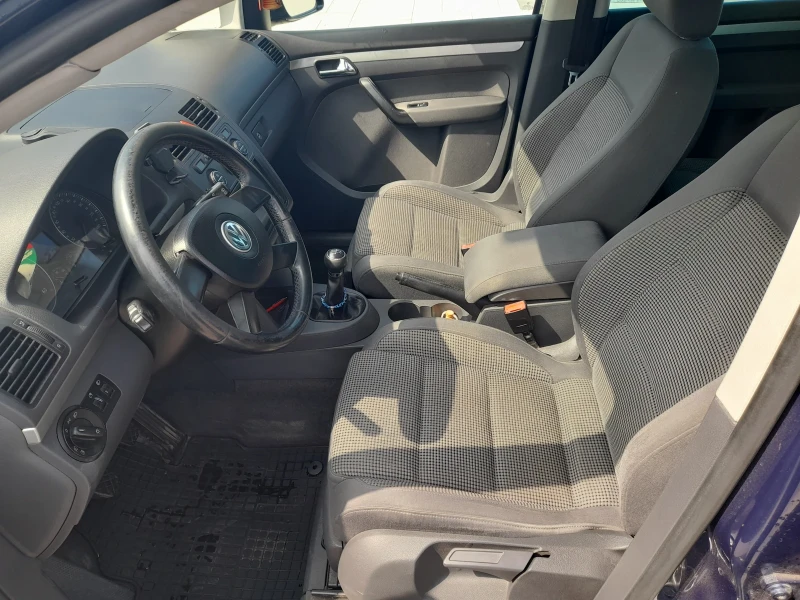 VW Touran 1.9 TDI, снимка 8 - Автомобили и джипове - 51784865