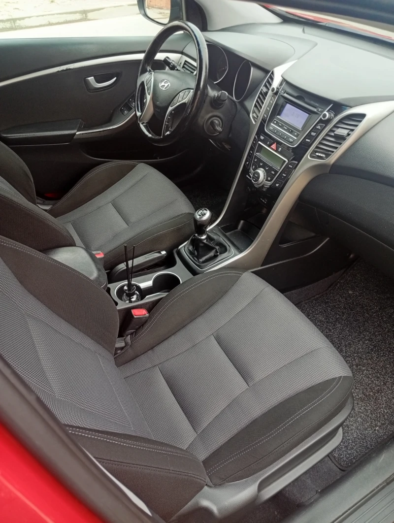 Hyundai I30 Комби, снимка 6 - Автомобили и джипове - 52629219