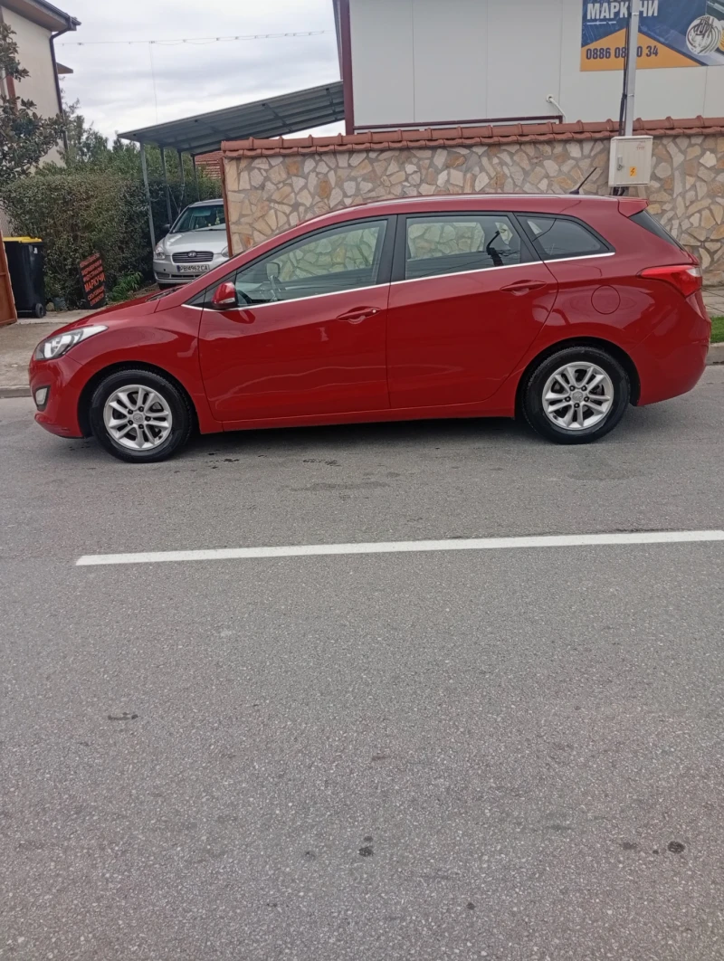 Hyundai I30 Комби, снимка 2 - Автомобили и джипове - 52629219