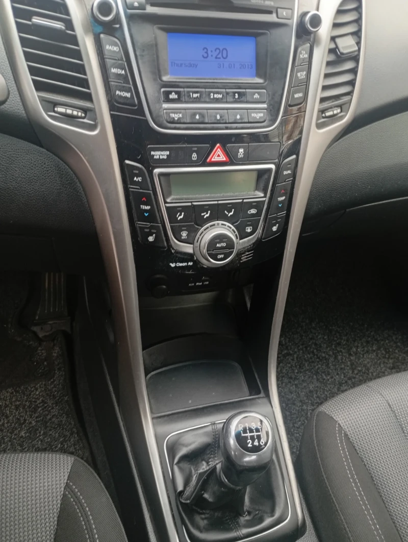 Hyundai I30 Комби, снимка 9 - Автомобили и джипове - 52629219