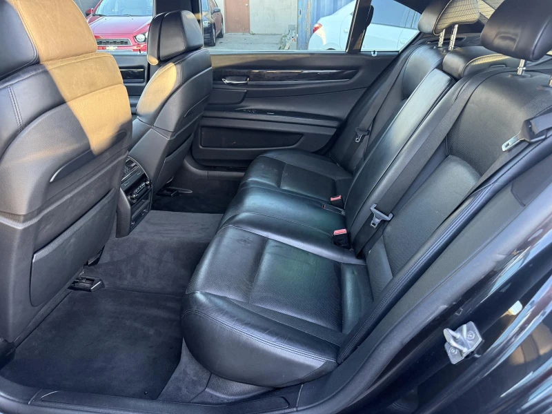 BMW 740 F02 USA M Pack дистроник, снимка 12 - Автомобили и джипове - 53066433