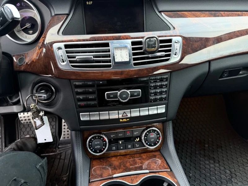 Mercedes-Benz CLS 550 4MATIC, снимка 8 - Автомобили и джипове - 53164405