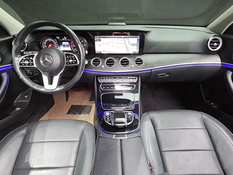 Mercedes-Benz E 220 D Avantgarde, снимка 7 - Автомобили и джипове - 55800666