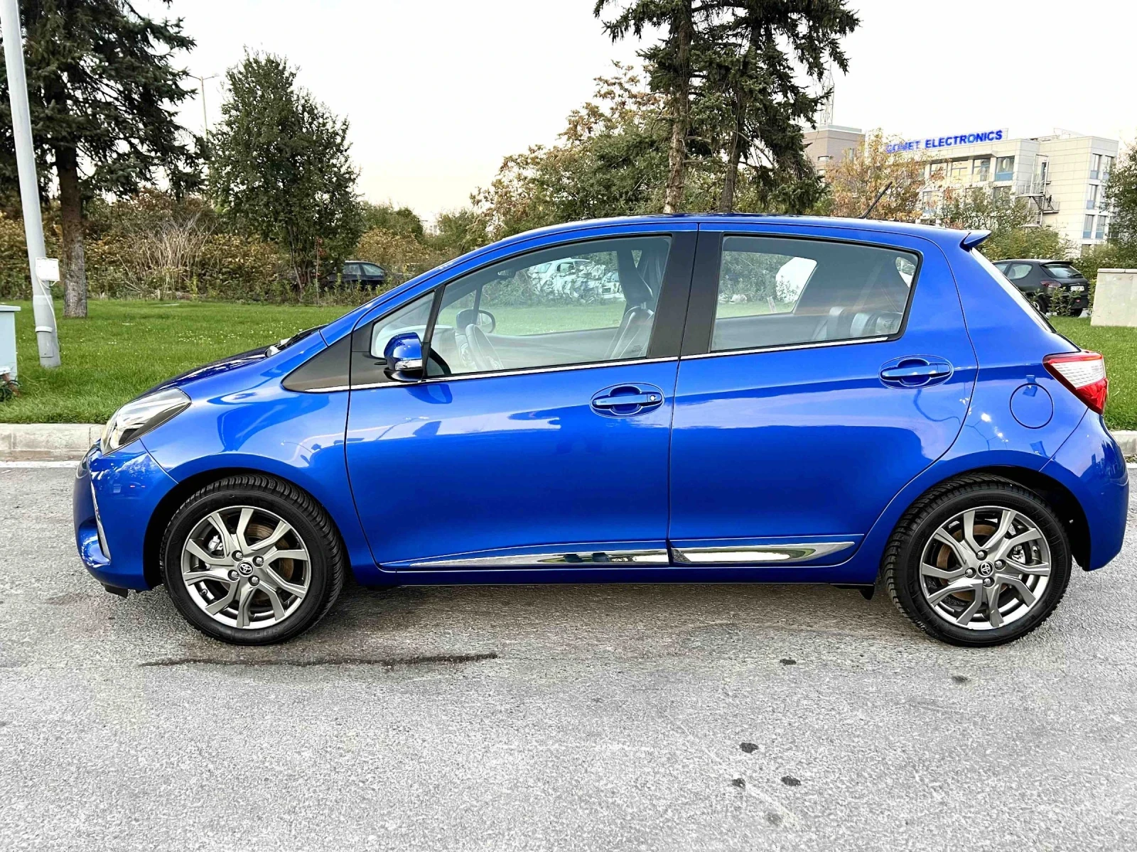 Toyota Yaris НОВА!!! / 47000КМ /1.5VVT/6 скорости КАПАРИРАН - изображение 6