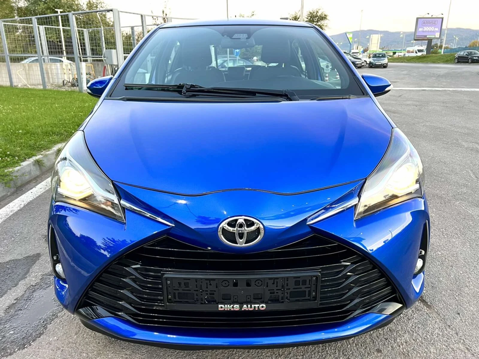 Toyota Yaris НОВА!!! / 47000КМ /1.5VVT/6 скорости КАПАРИРАН - изображение 2