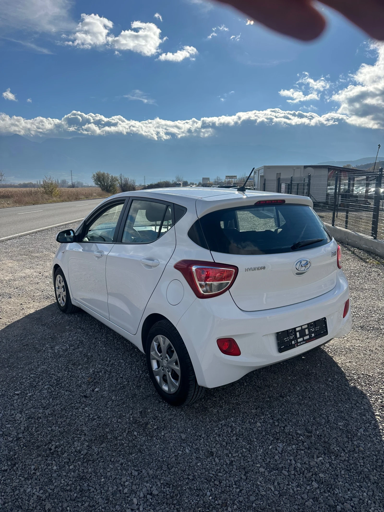 Hyundai I10 1.0i EURO 6 TUV COC Service book - изображение 8