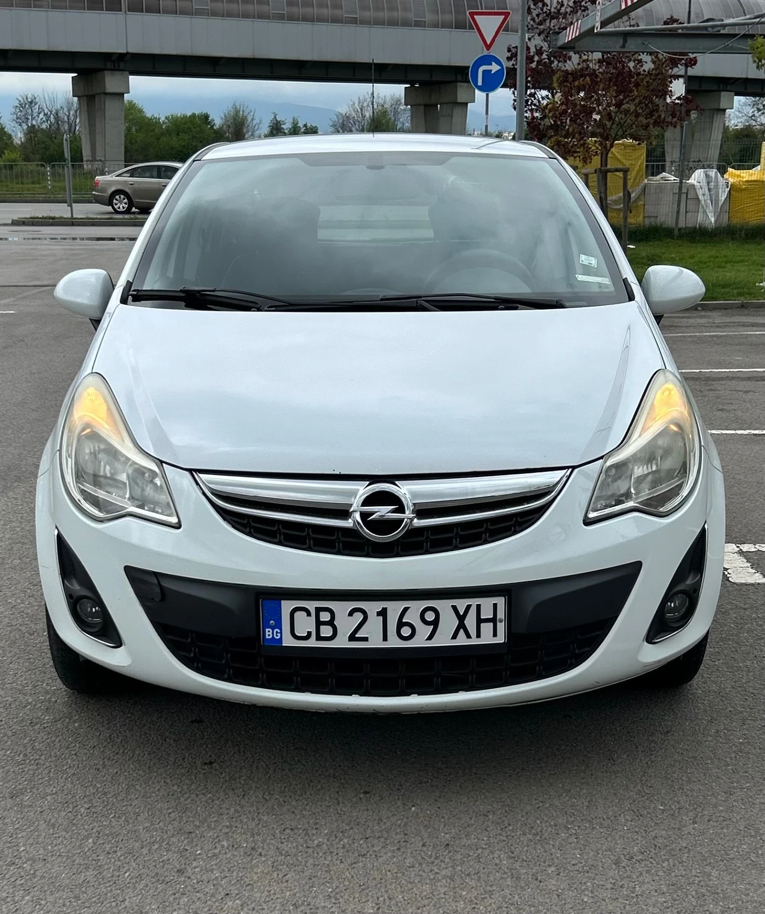 Opel Corsa 1.2LPG/2012 - изображение 2