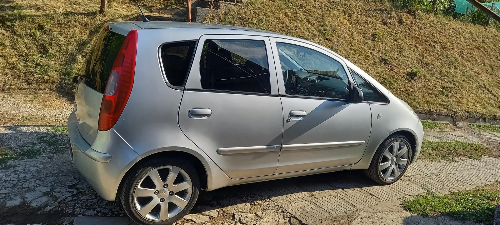 Mitsubishi Colt  - изображение 3