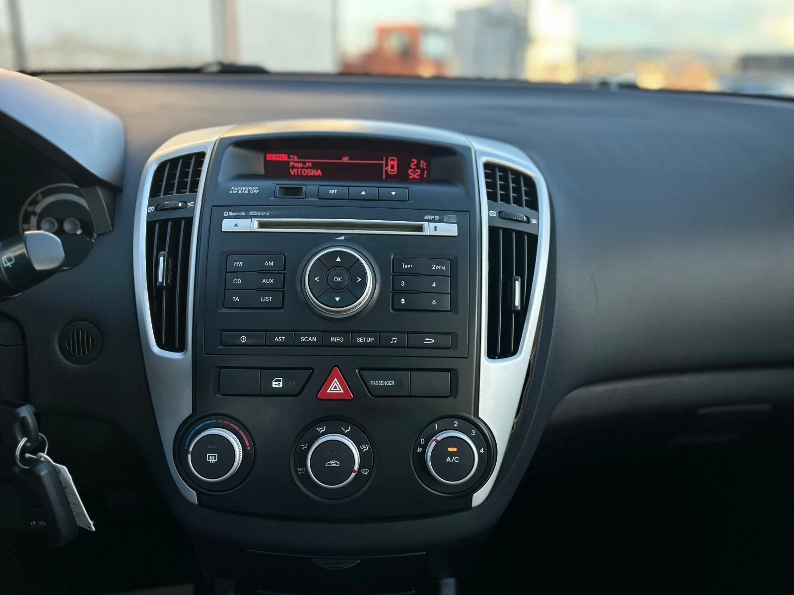 Kia Ceed 1.4i - изображение 8