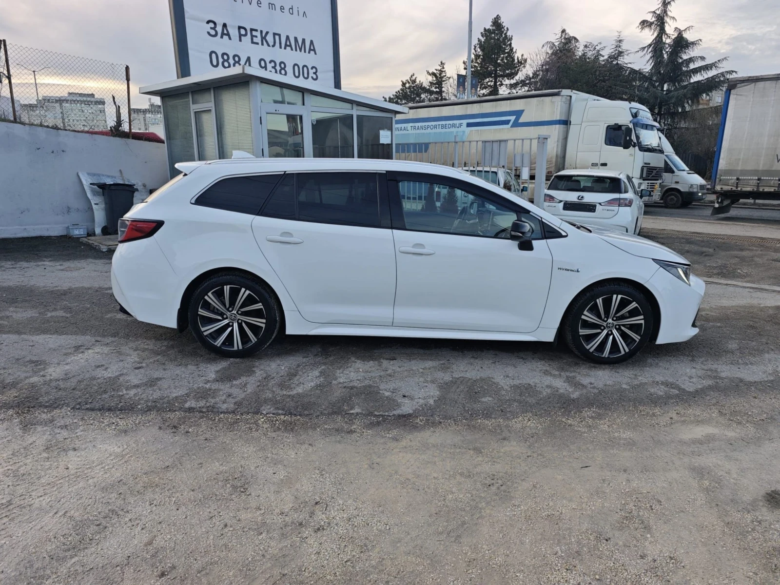 Toyota Corolla HYBRID* КОЖА* CARPLAY*  - изображение 6