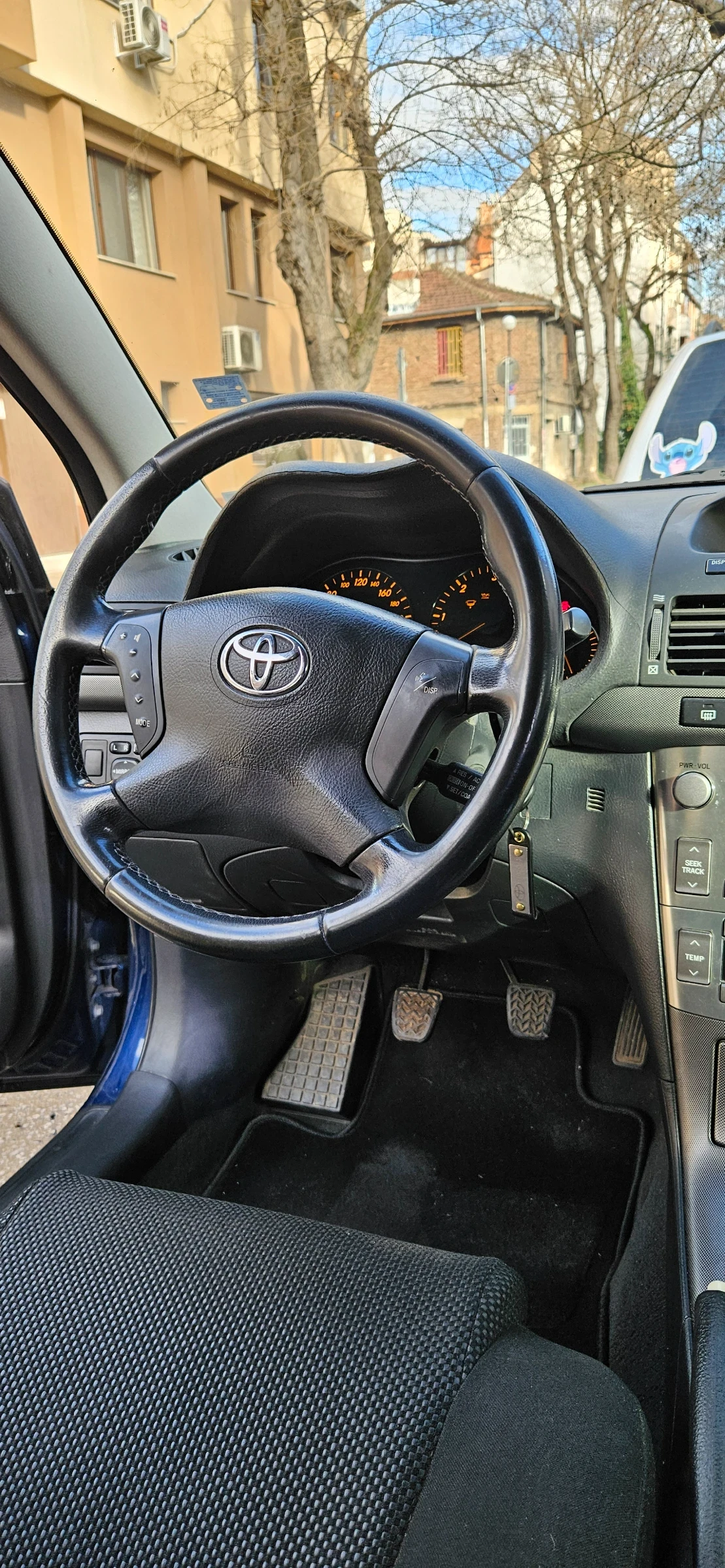 Toyota Avensis D4D 2.2, снимка 8 - Автомобили и джипове - 53394077