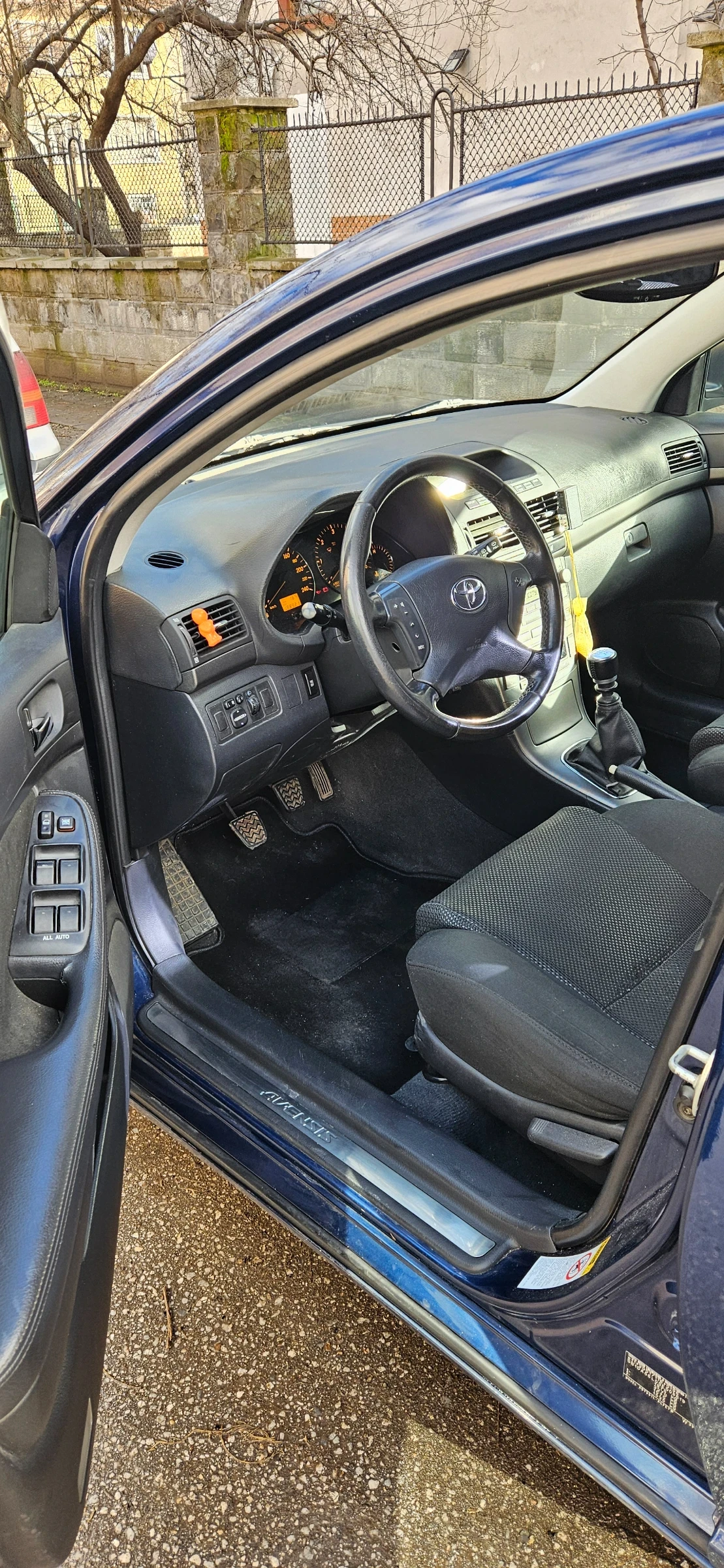 Toyota Avensis D4D 2.2, снимка 10 - Автомобили и джипове - 53394077