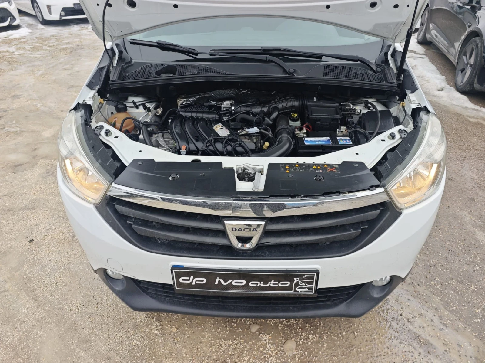 Dacia Lodgy 1.6i ГАЗ* НАВИ* ОТЛИЧЕН* ТОП ЦЕНА - изображение 4