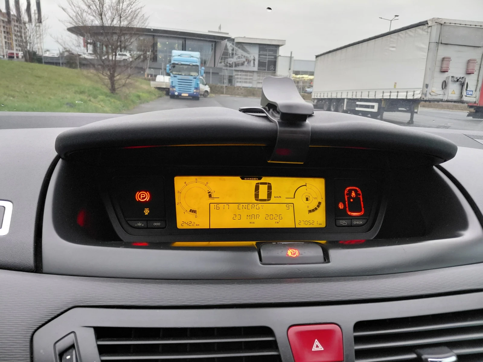 Citroen C4 Picasso 1.8i, снимка 7 - Автомобили и джипове - 53959205