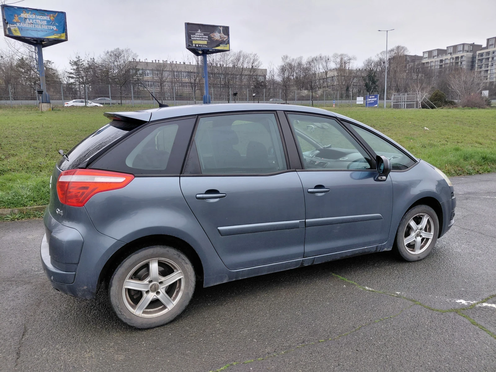 Citroen C4 Picasso 1.8i, снимка 3 - Автомобили и джипове - 53959205